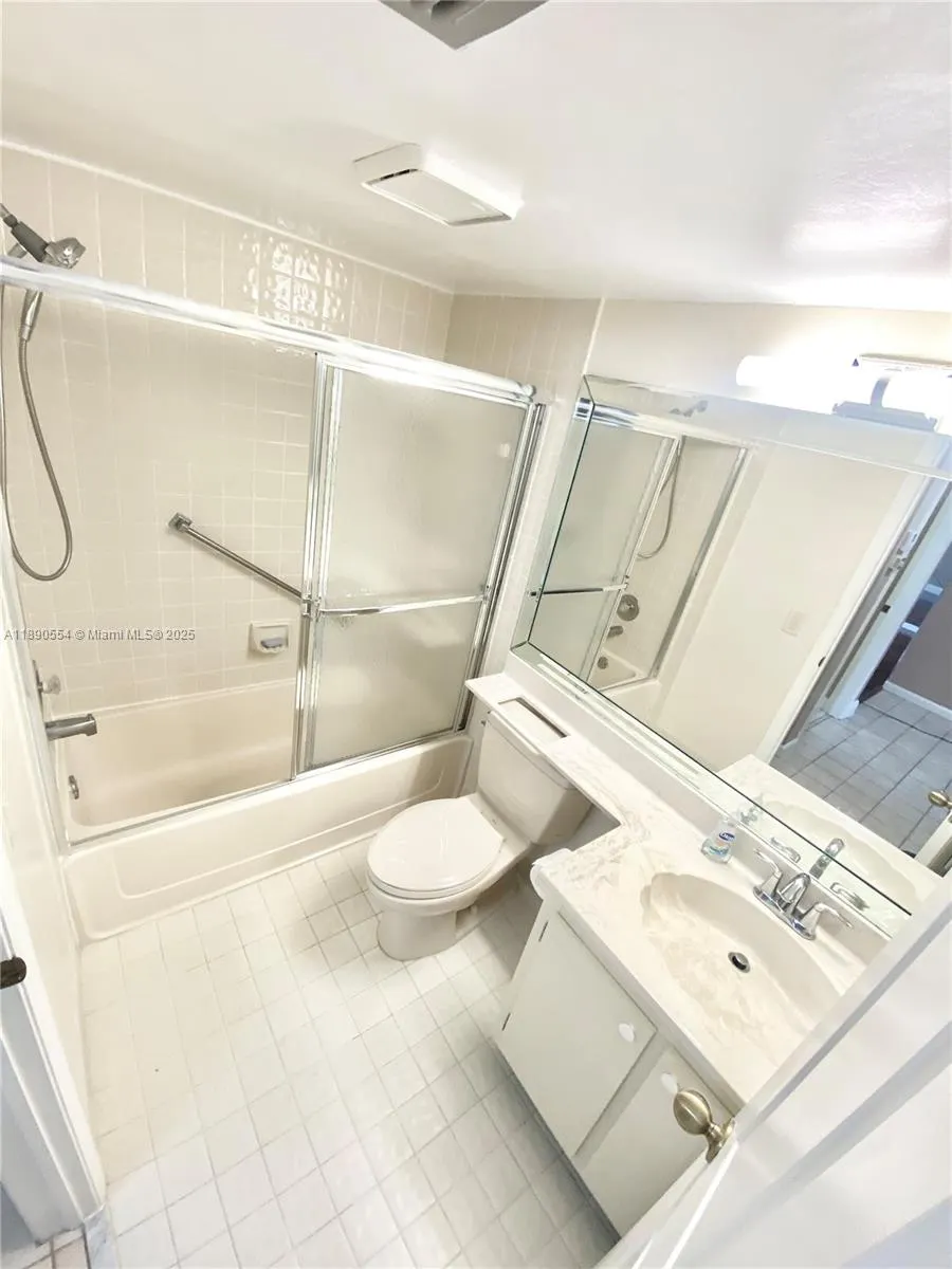 10540 E Clairmont Cir, #205