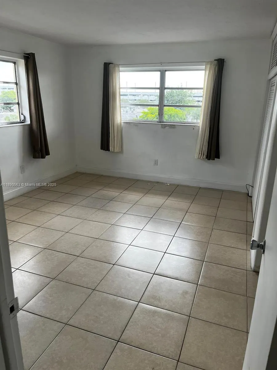 7410 SW 82nd St, #K411