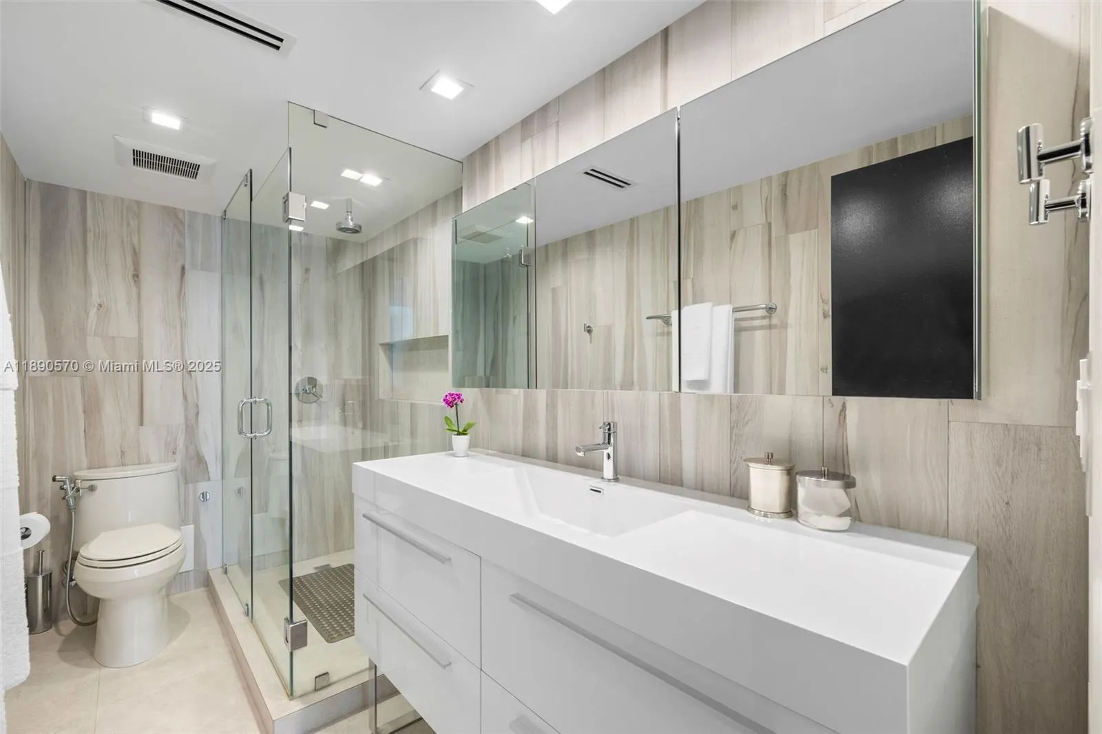 1450 Lincoln Rd, #304