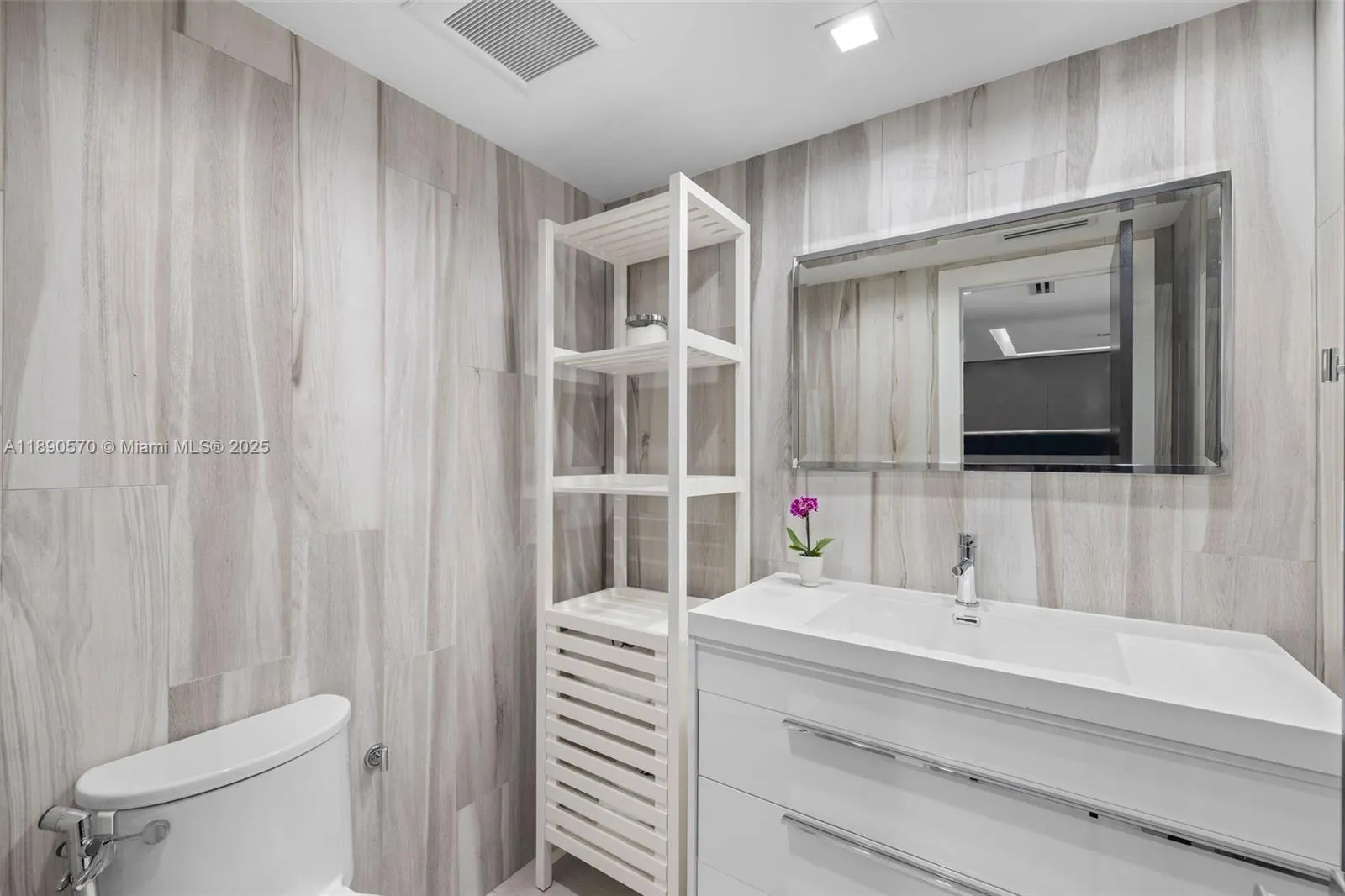 1450 Lincoln Rd, #304