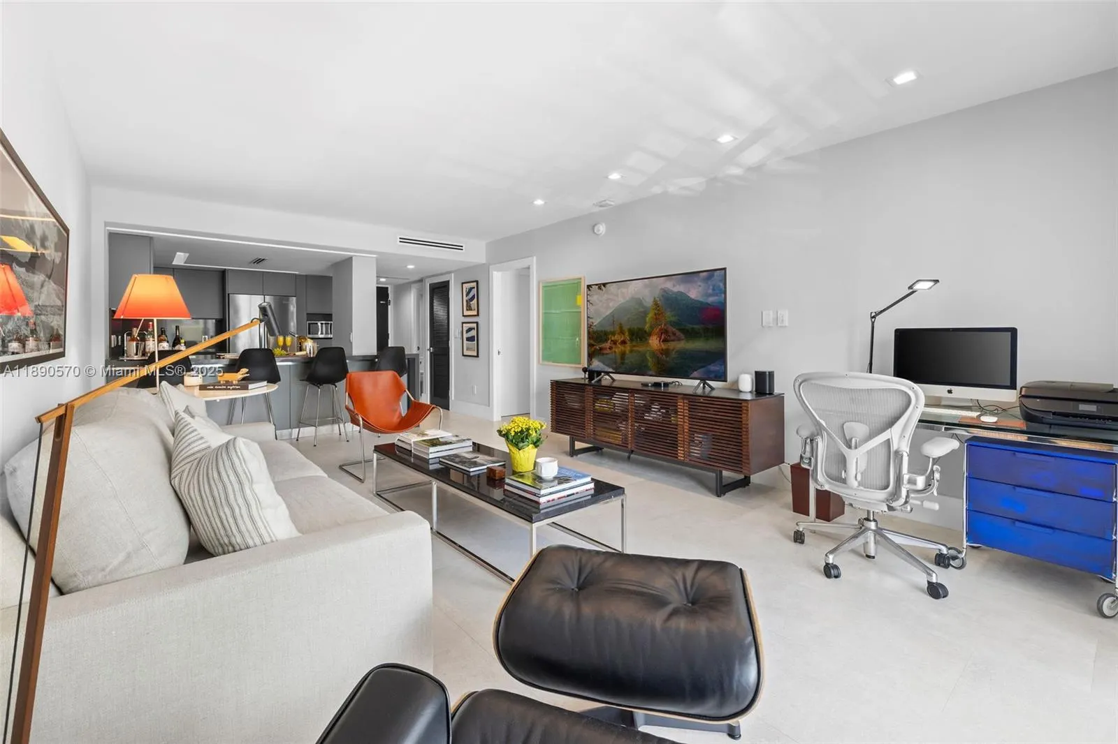 1450 Lincoln Rd, #304