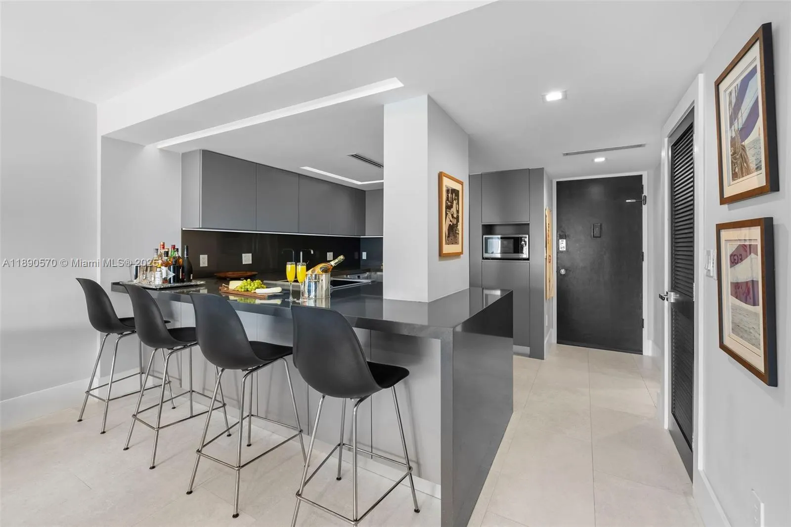 1450 Lincoln Rd, #304
