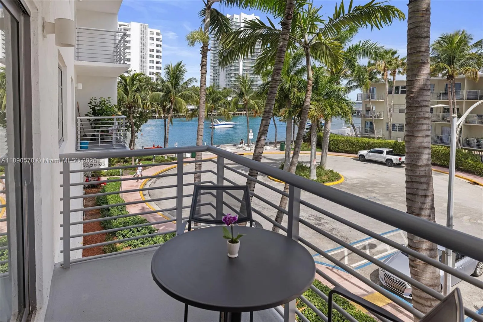 1450 Lincoln Rd, #304