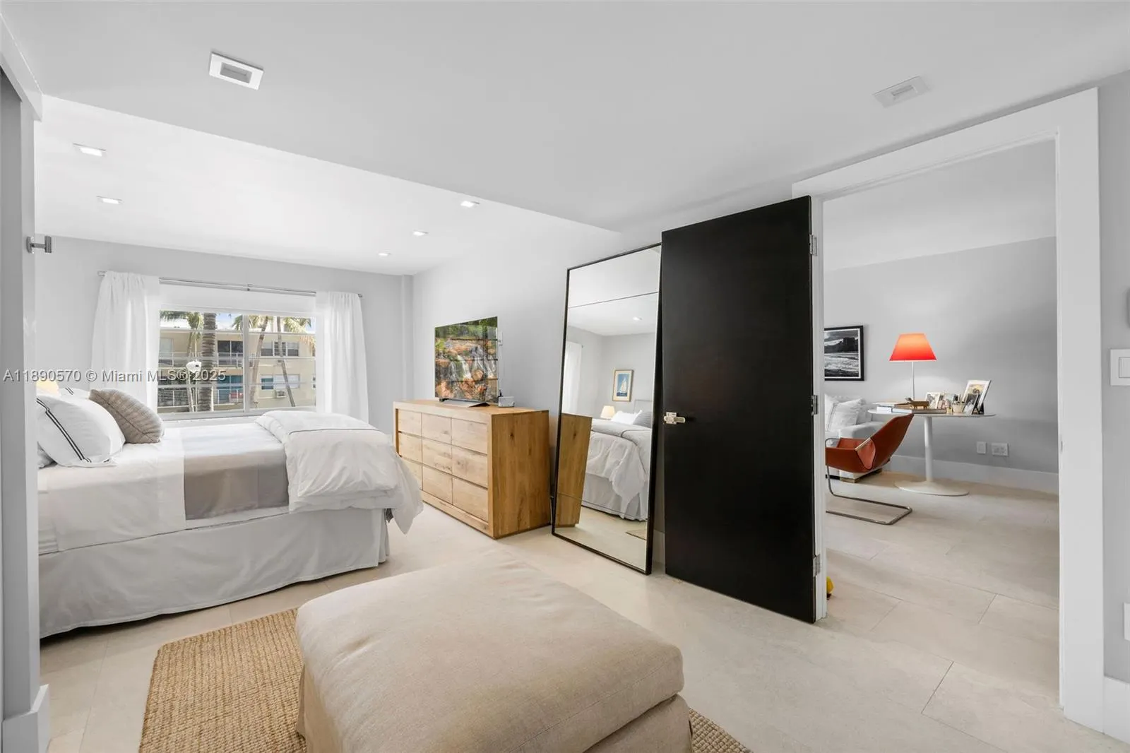 1450 Lincoln Rd, #304