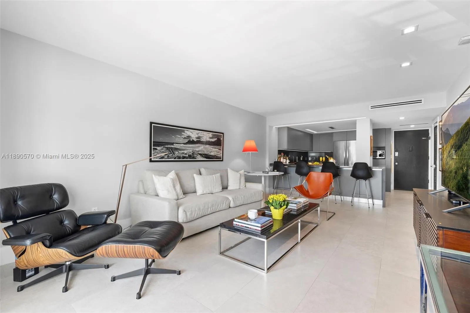 1450 Lincoln Rd, #304