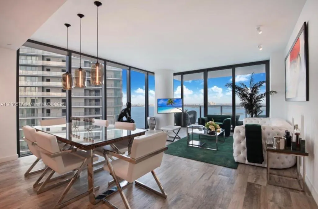 650 NE 32 STREET, #3207