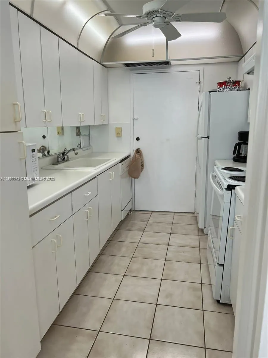 5401 E Collins Ave, #1530