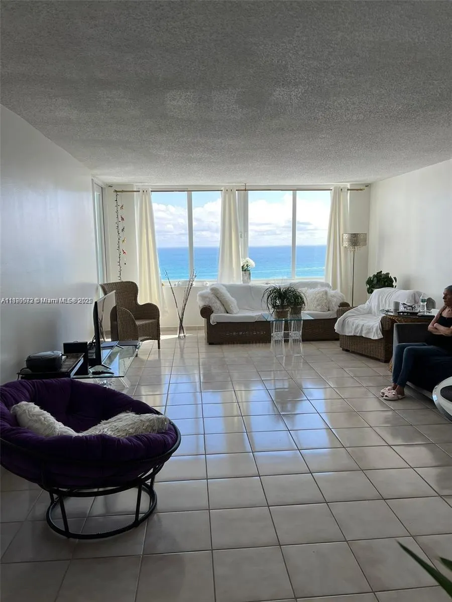 5401 E Collins Ave, #1530