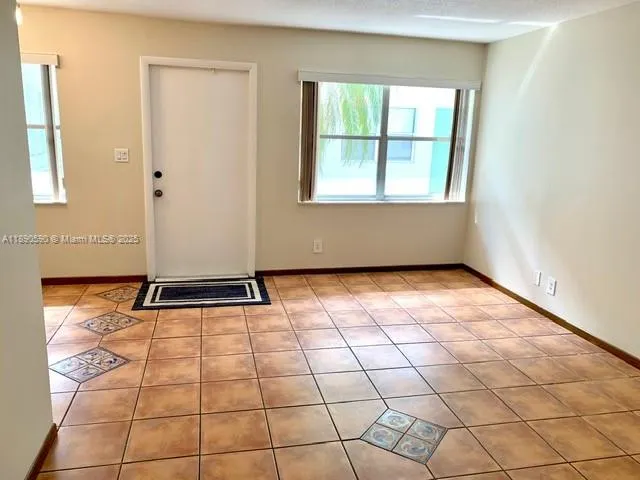1824 Monroe St, #4