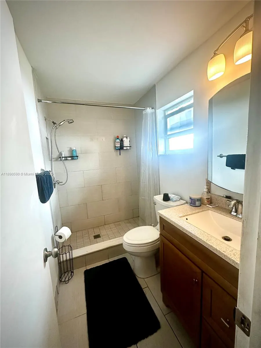 1824 Monroe St, #4