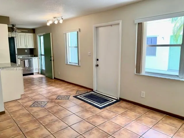 1824 Monroe St, #4