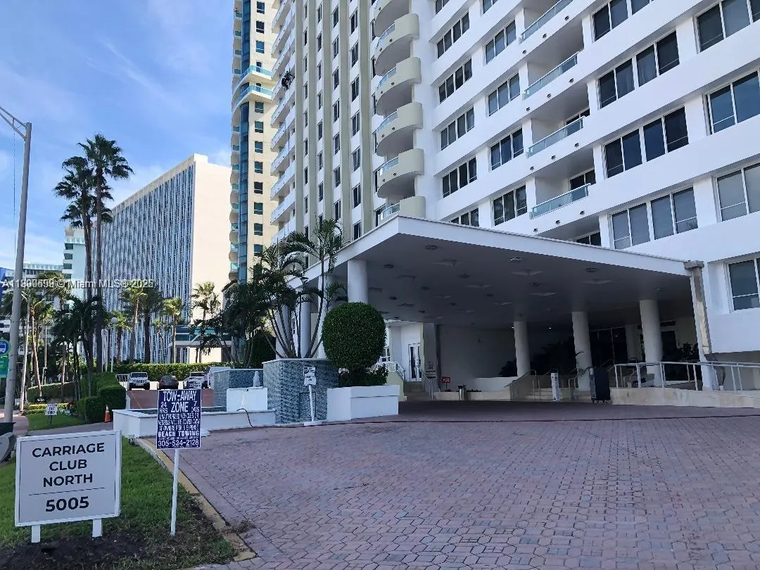 5005 Collins Ave, #322