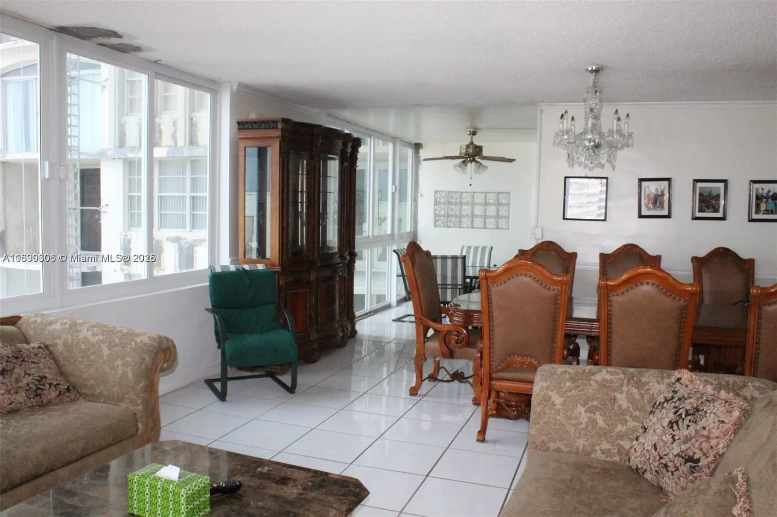 5401 Collins Ave, #819