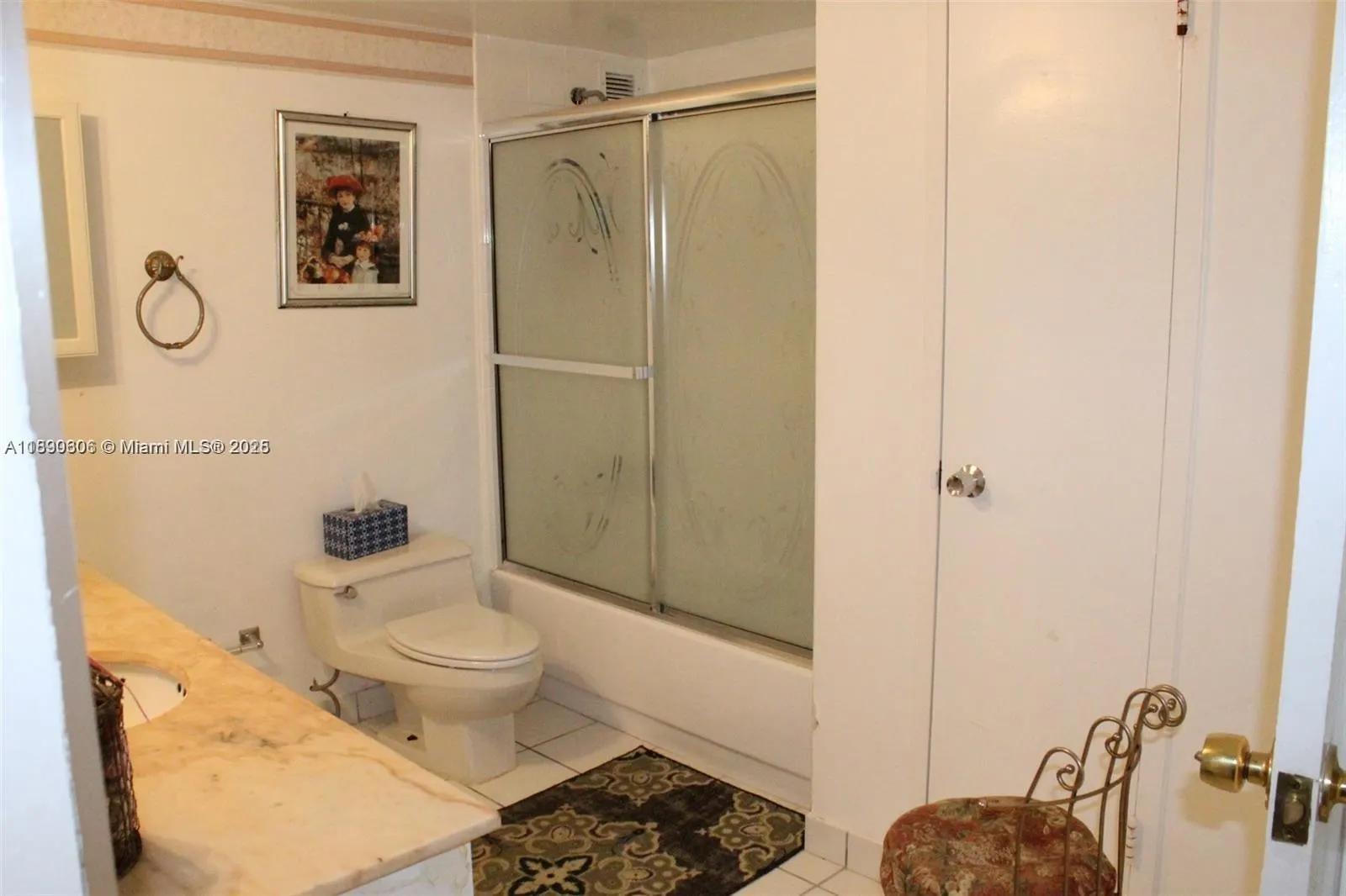 5401 Collins Ave, #819