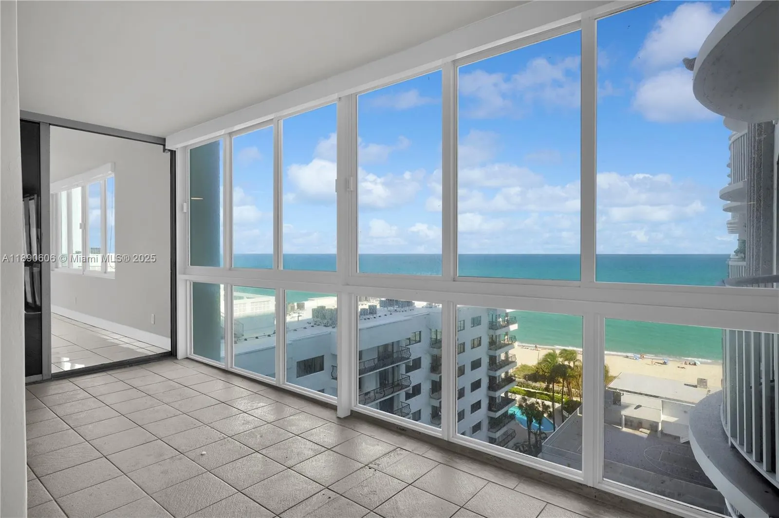 5401 Collins Ave, #819