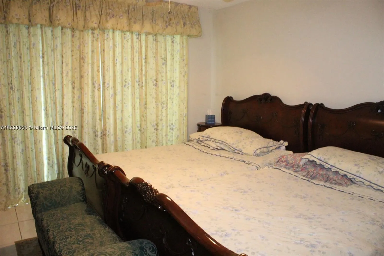 5401 Collins Ave, #819