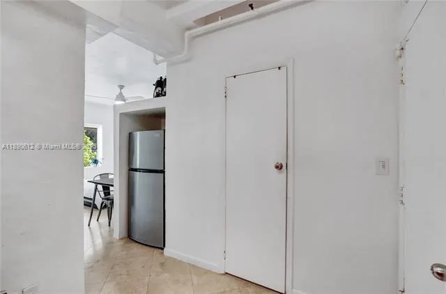255 W 24th St, #204