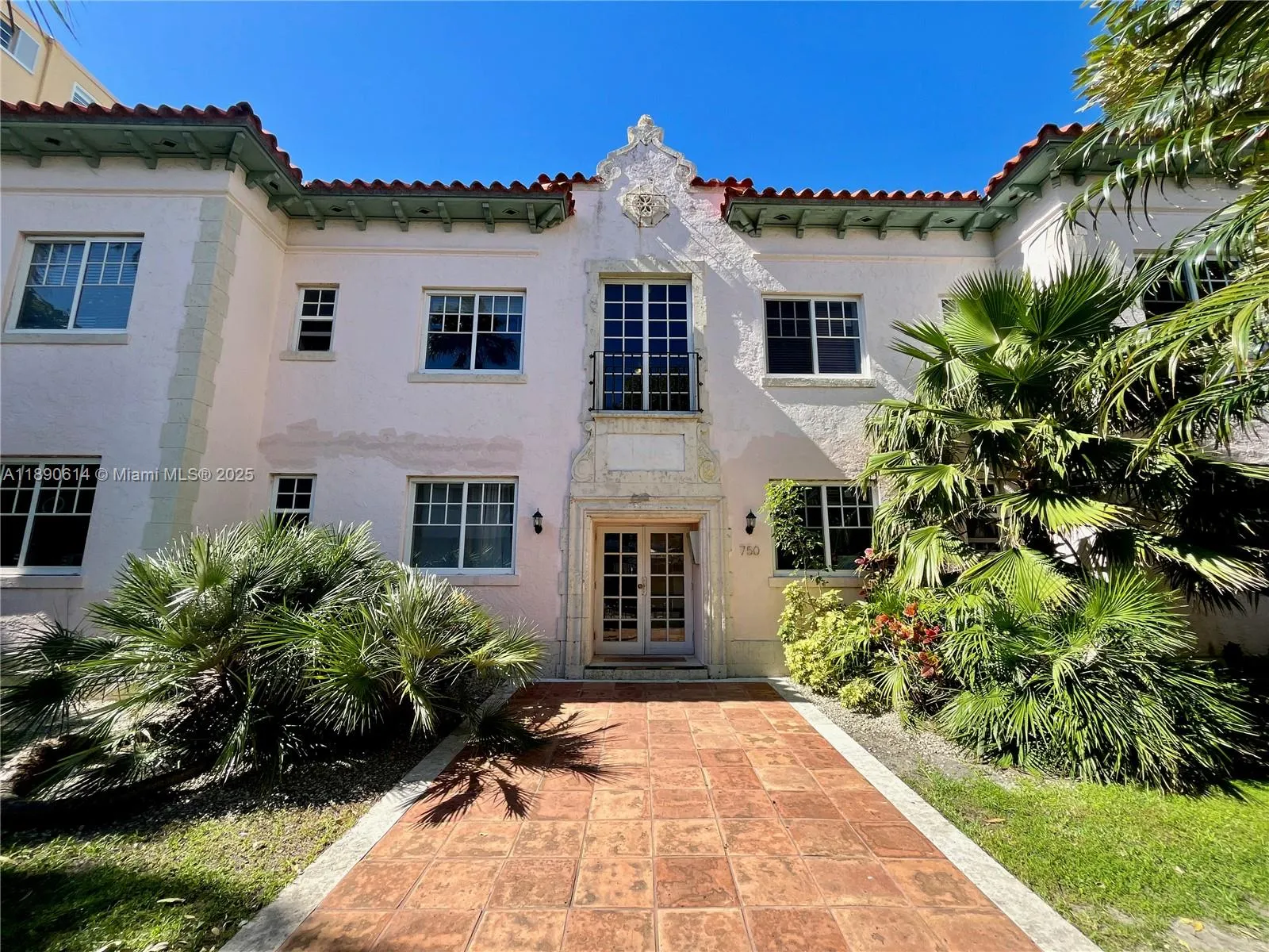 750 Pennsylvania Ave, #8