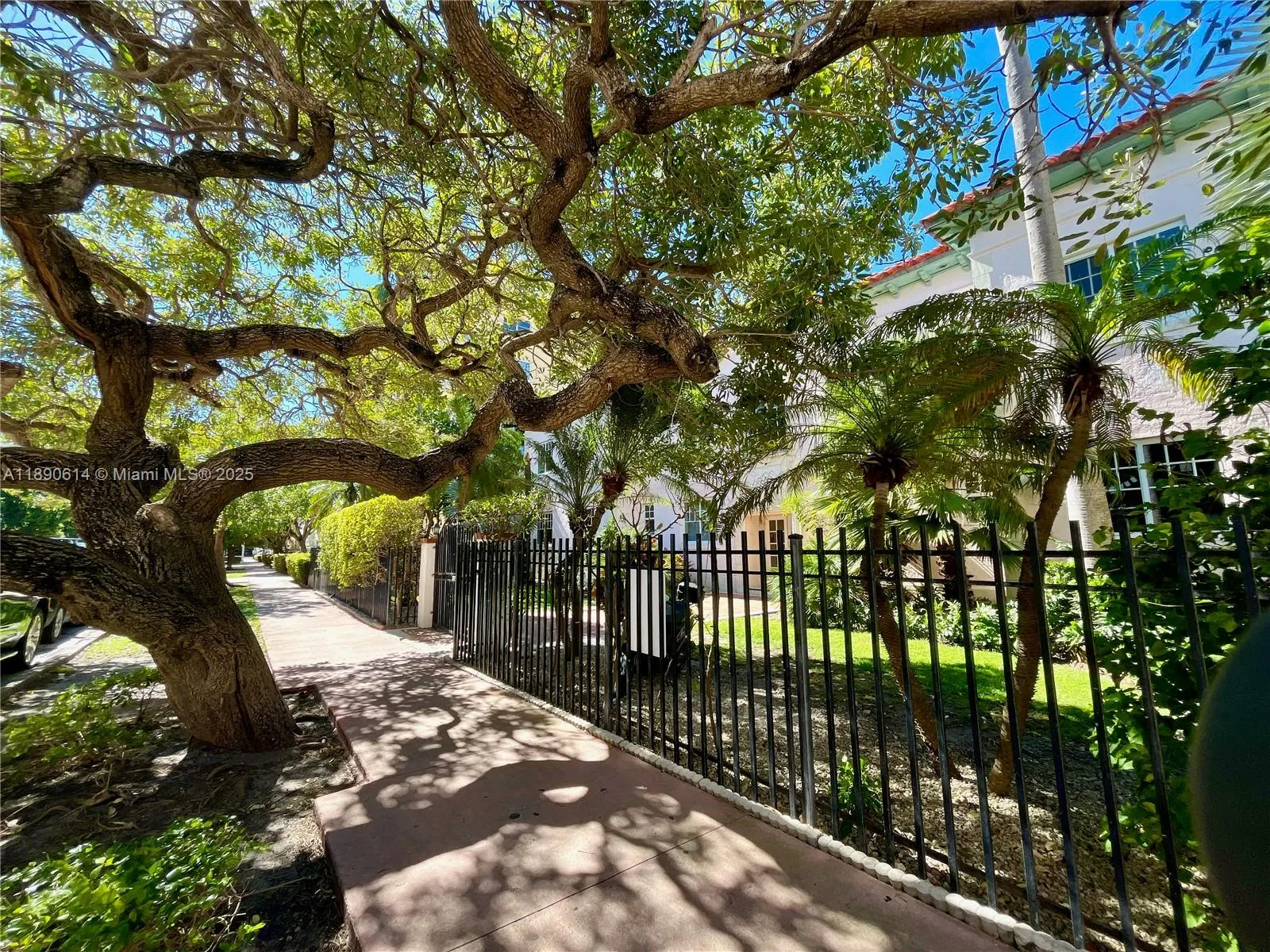 750 Pennsylvania Ave, #8