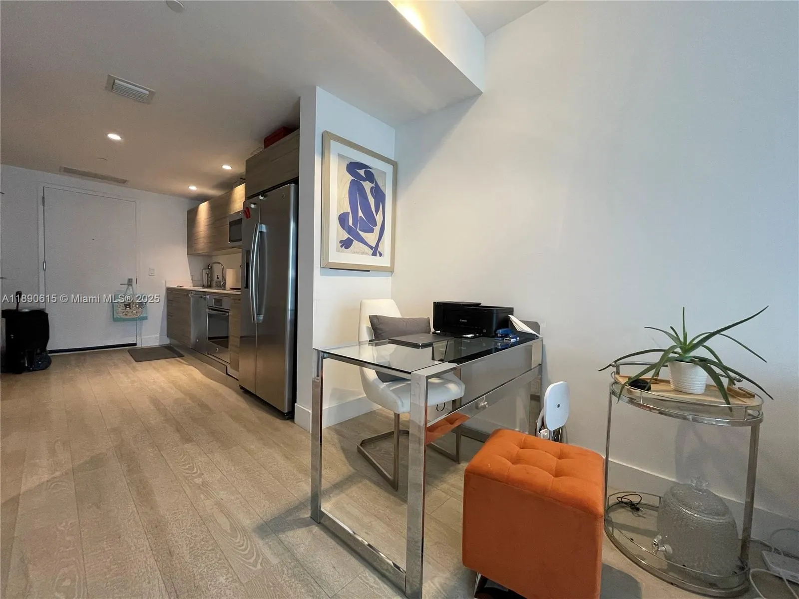 121 NE 34th St, #L401