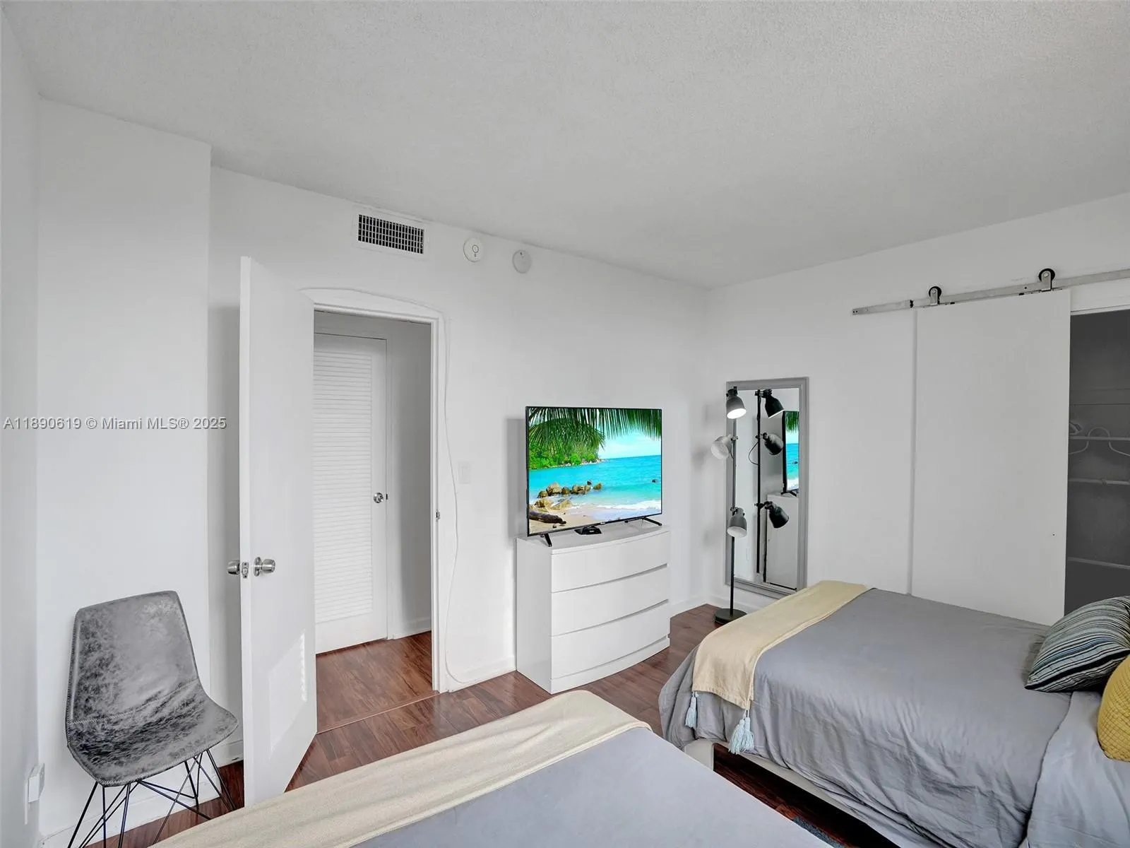 3901 S Ocean Dr, #6V