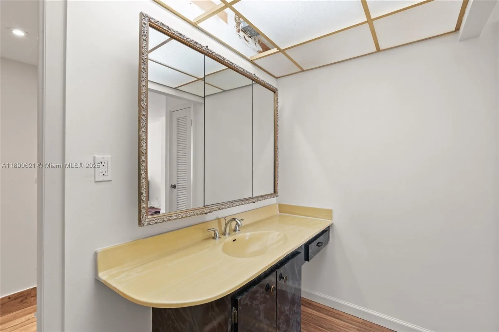 1600 S Ocean Dr, #15J