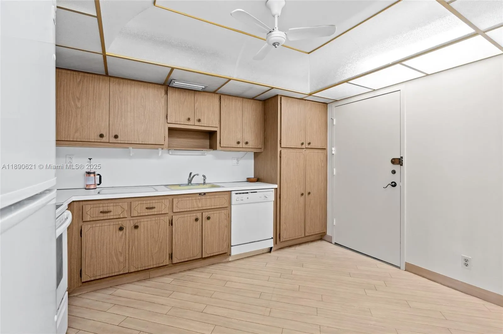 1600 S Ocean Dr, #15J