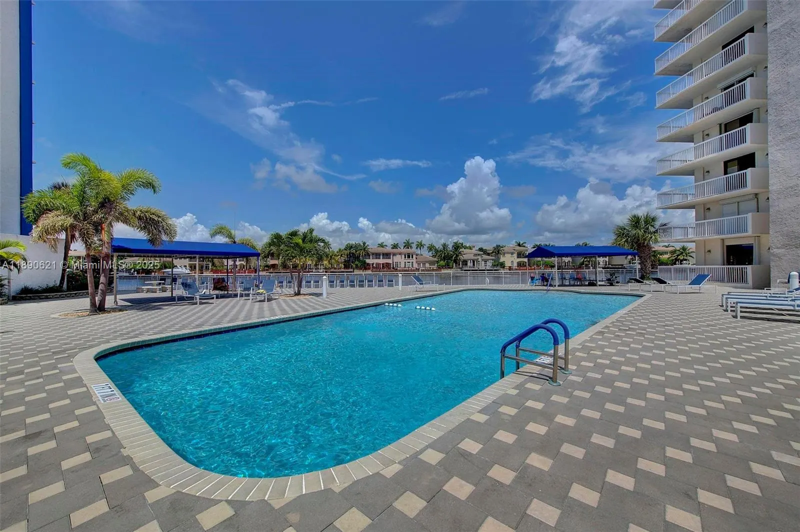 1600 S Ocean Dr, #15J