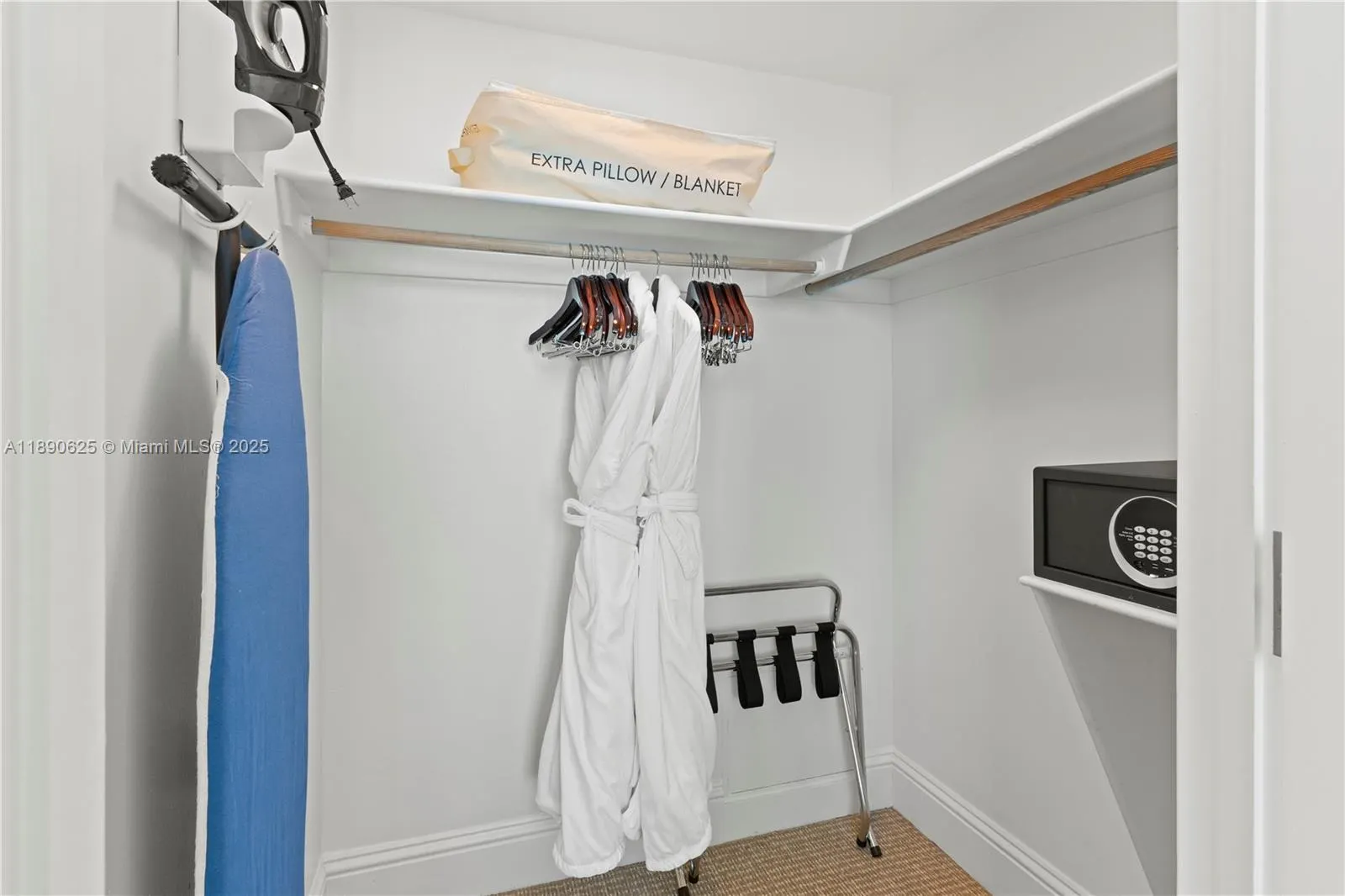 4401 Collins Ave, #3003