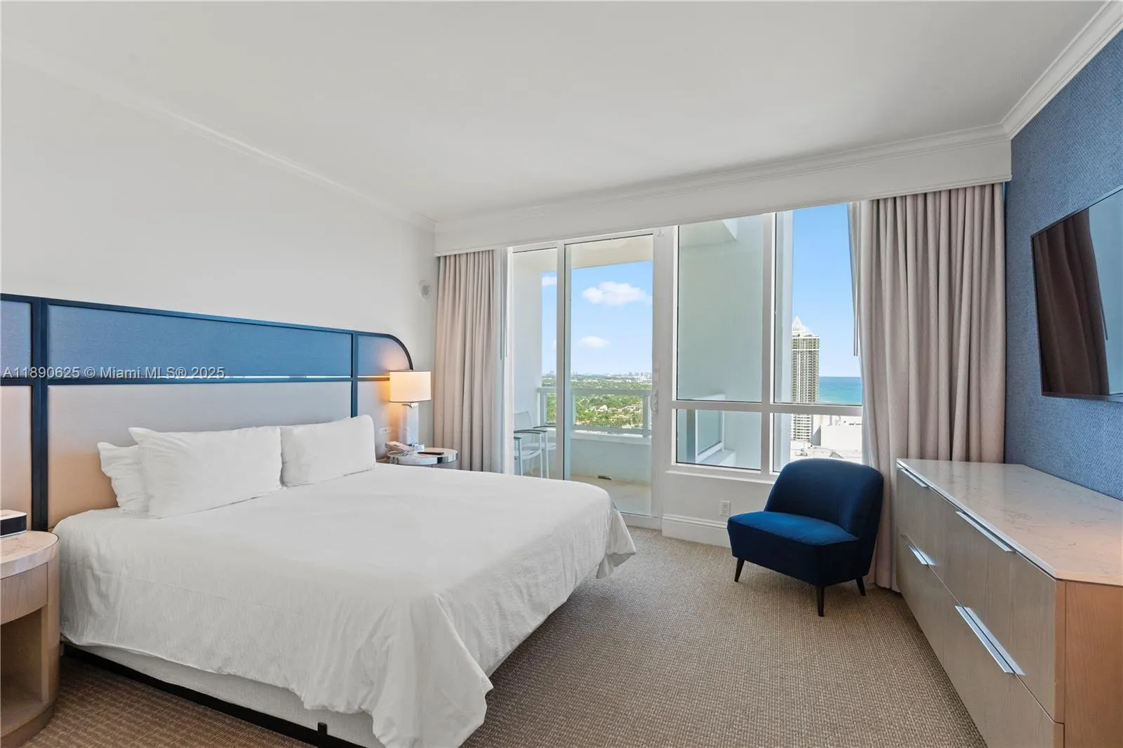 4401 Collins Ave, #3003