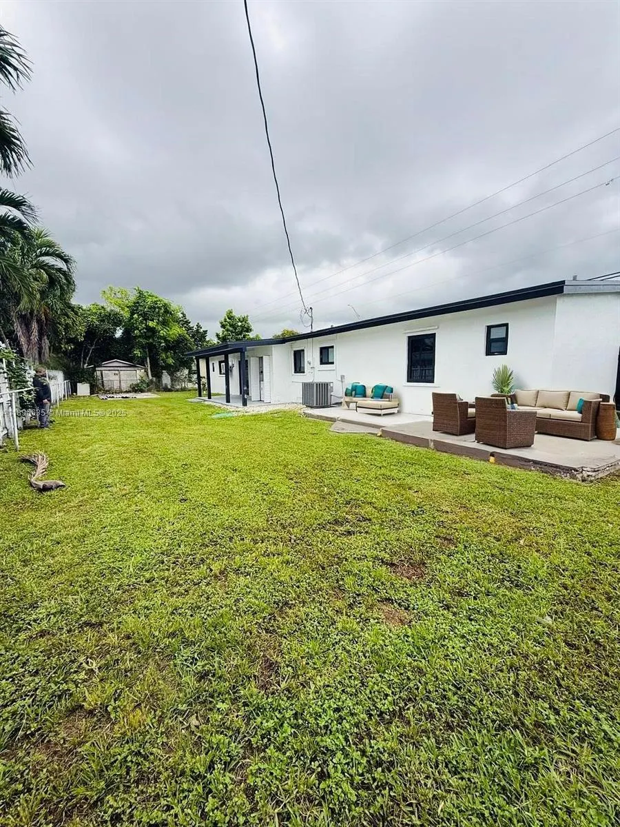 3320 SW 97th Ave