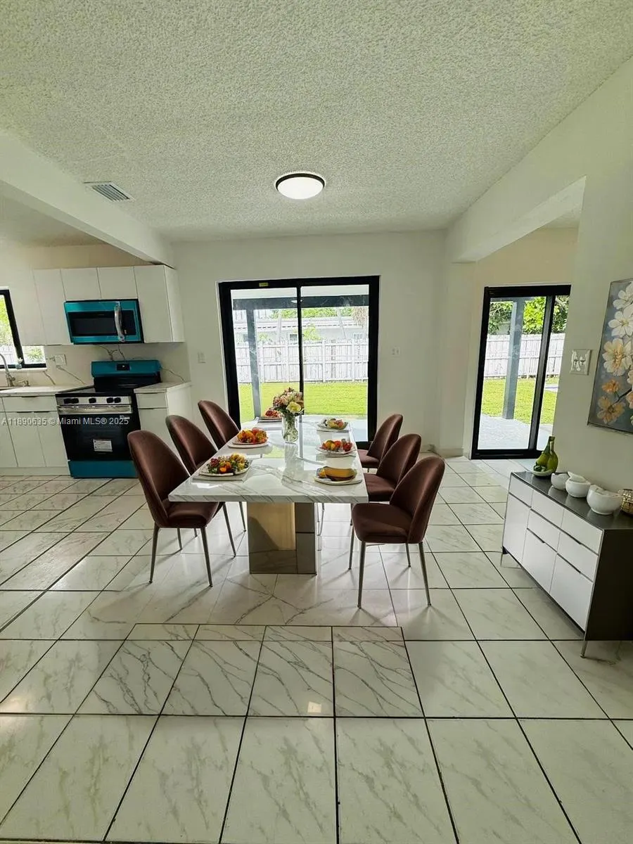 3320 SW 97th Ave