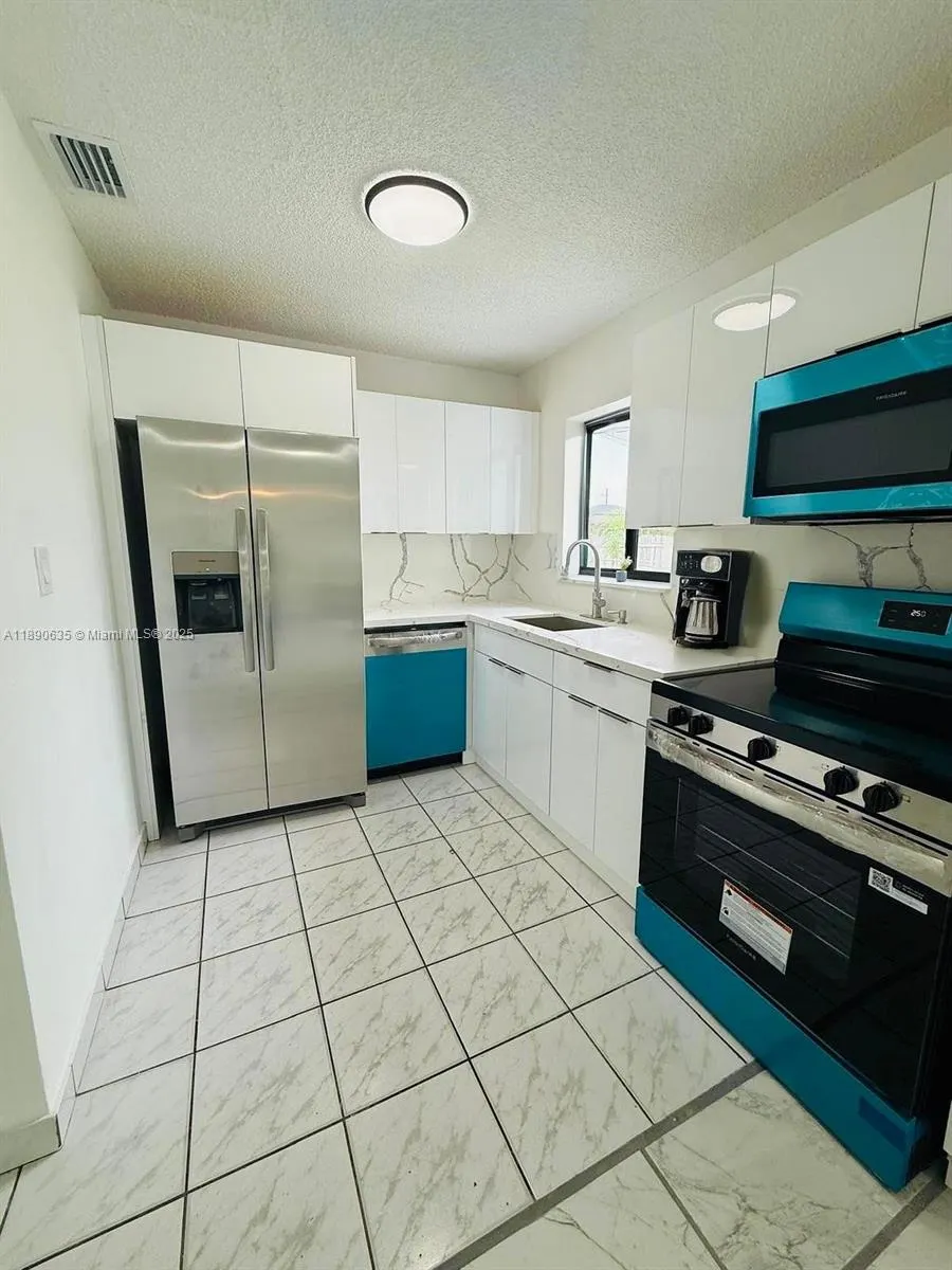 3320 SW 97th Ave