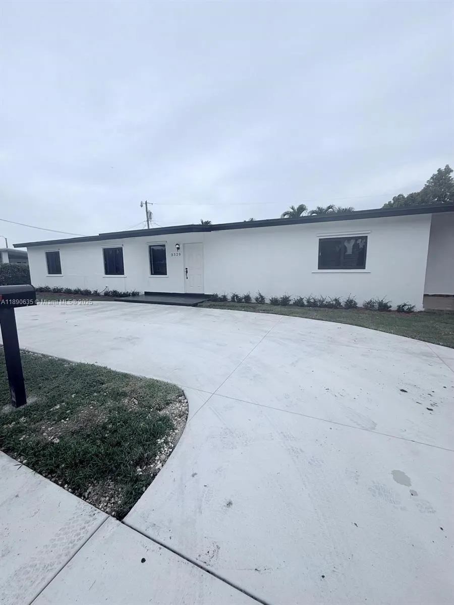 3320 SW 97th Ave
