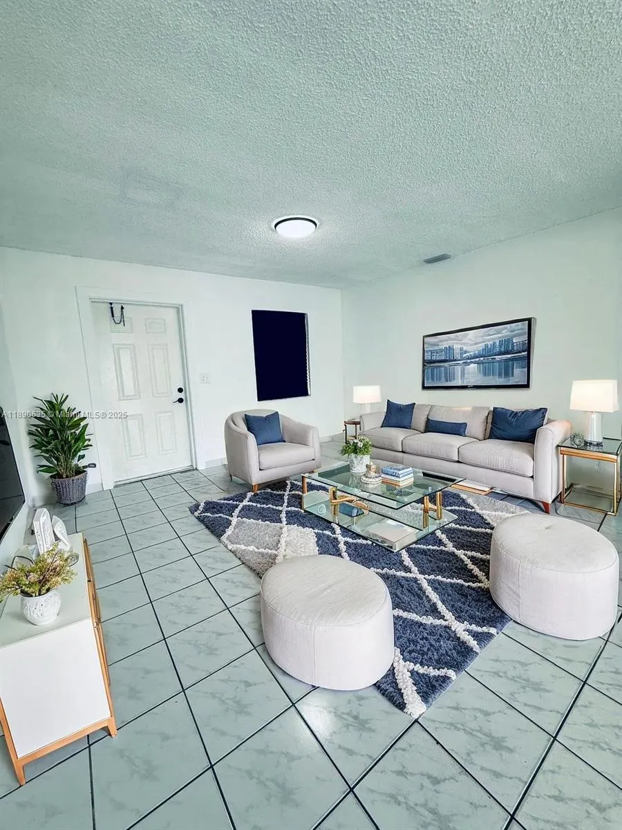 3320 SW 97th Ave