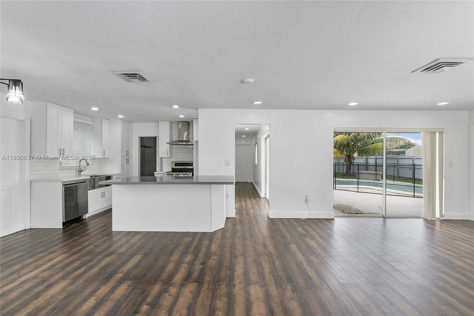 2261 Utopia Dr