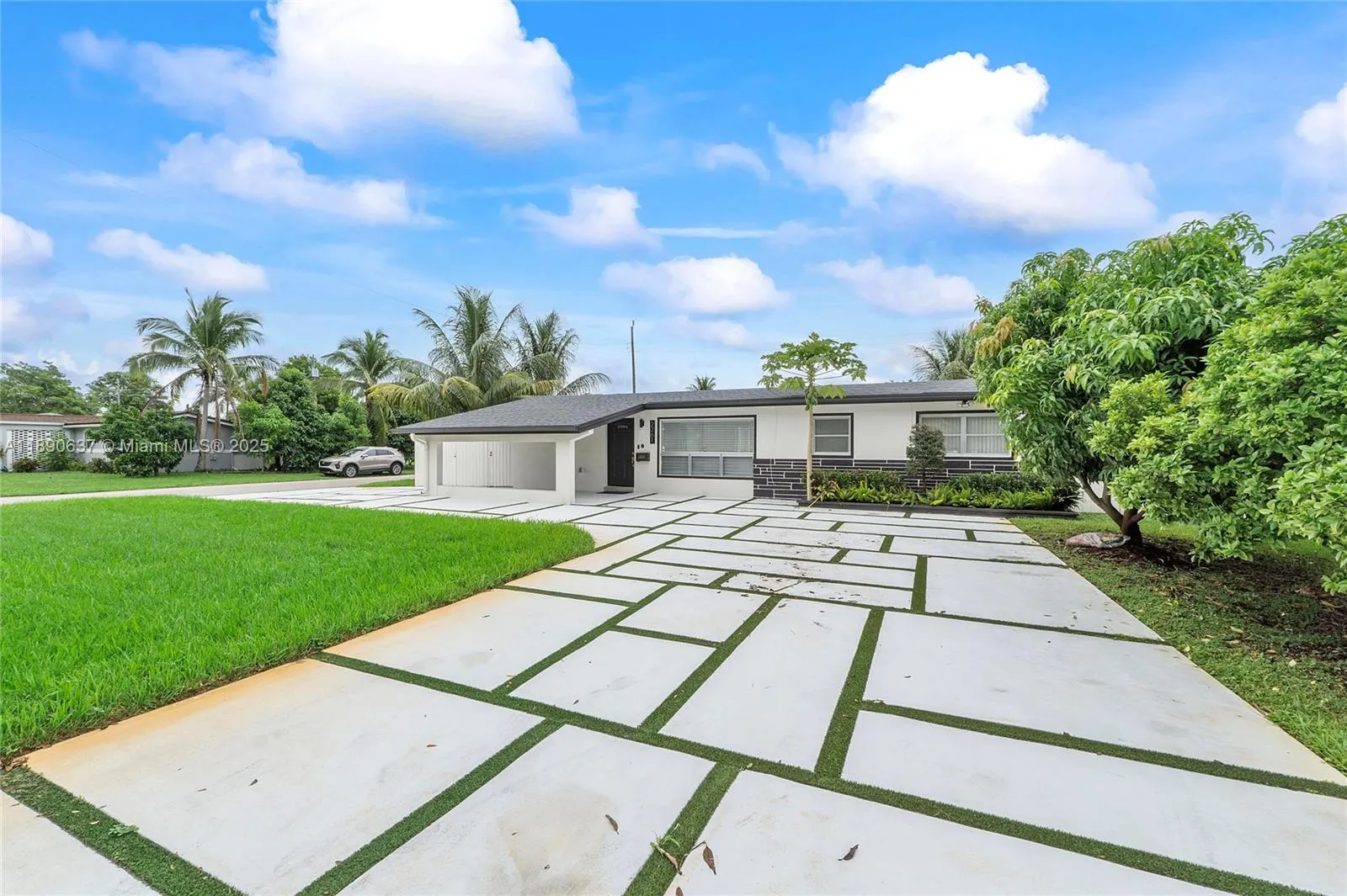 2261 Utopia Dr