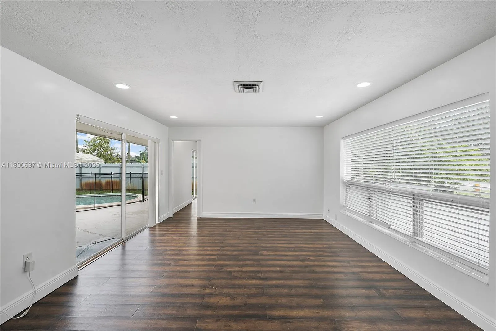 2261 Utopia Dr
