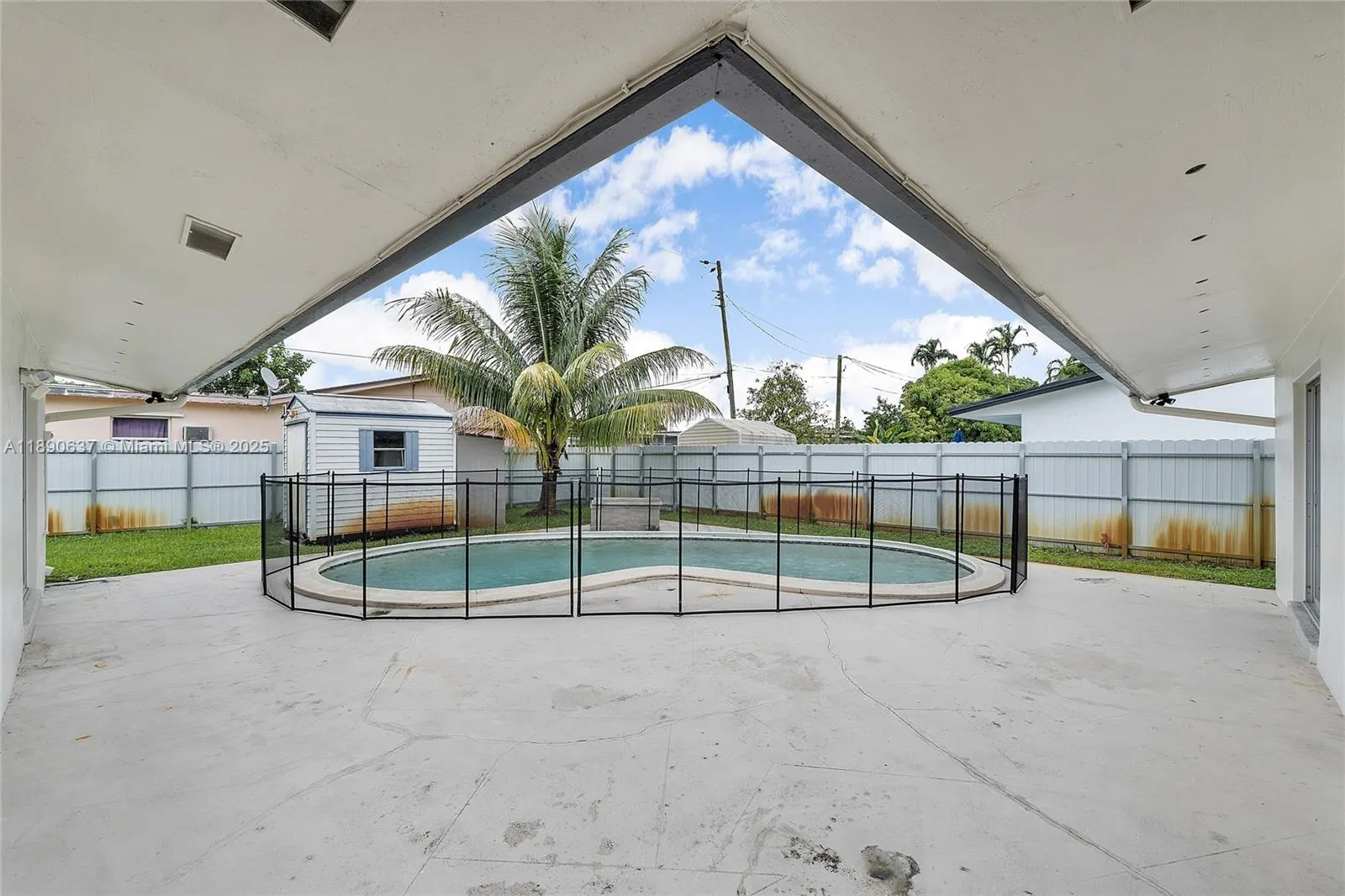 2261 Utopia Dr