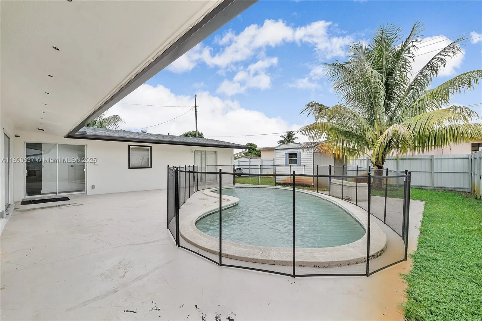 2261 Utopia Dr
