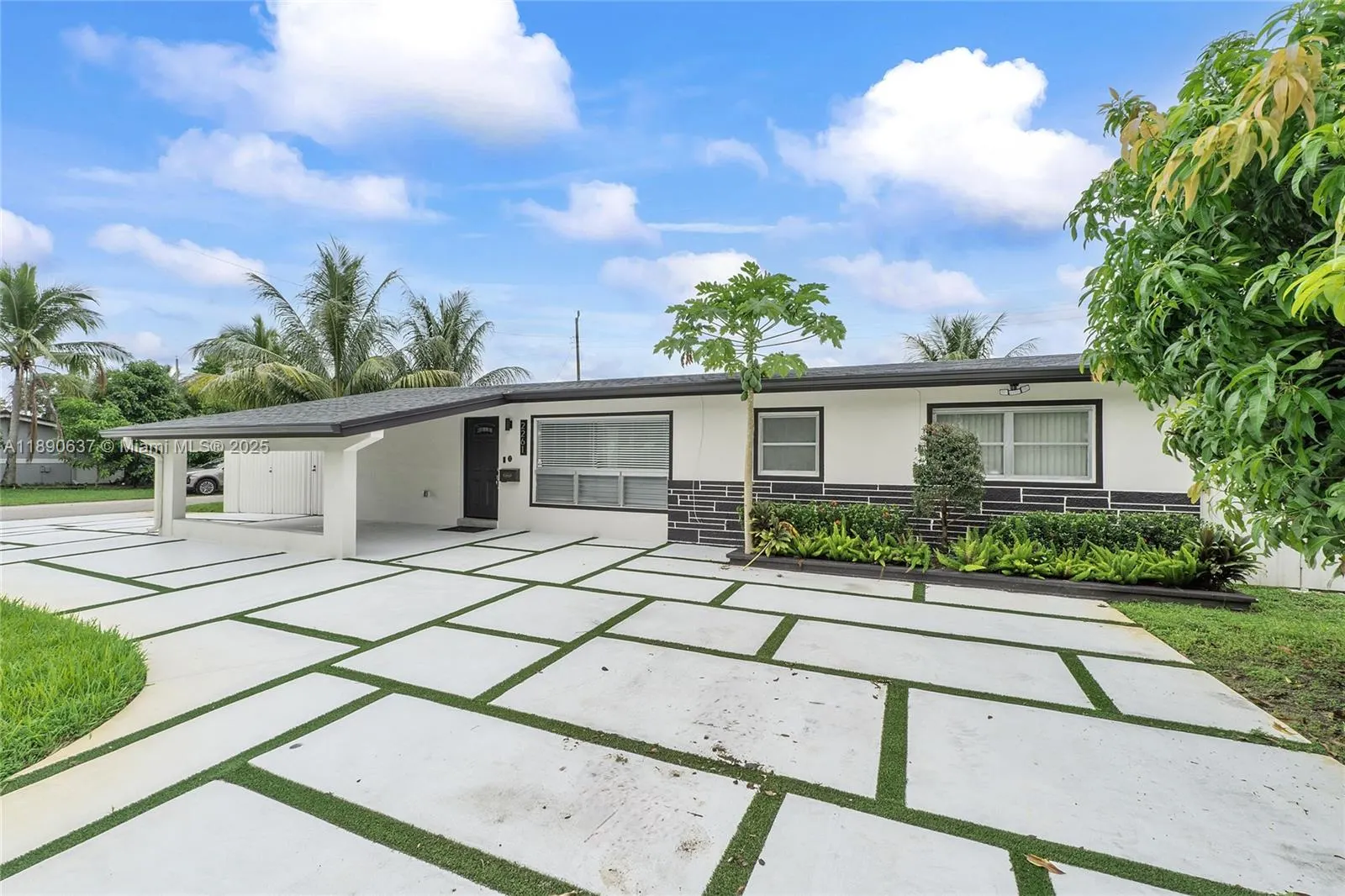 2261 Utopia Dr