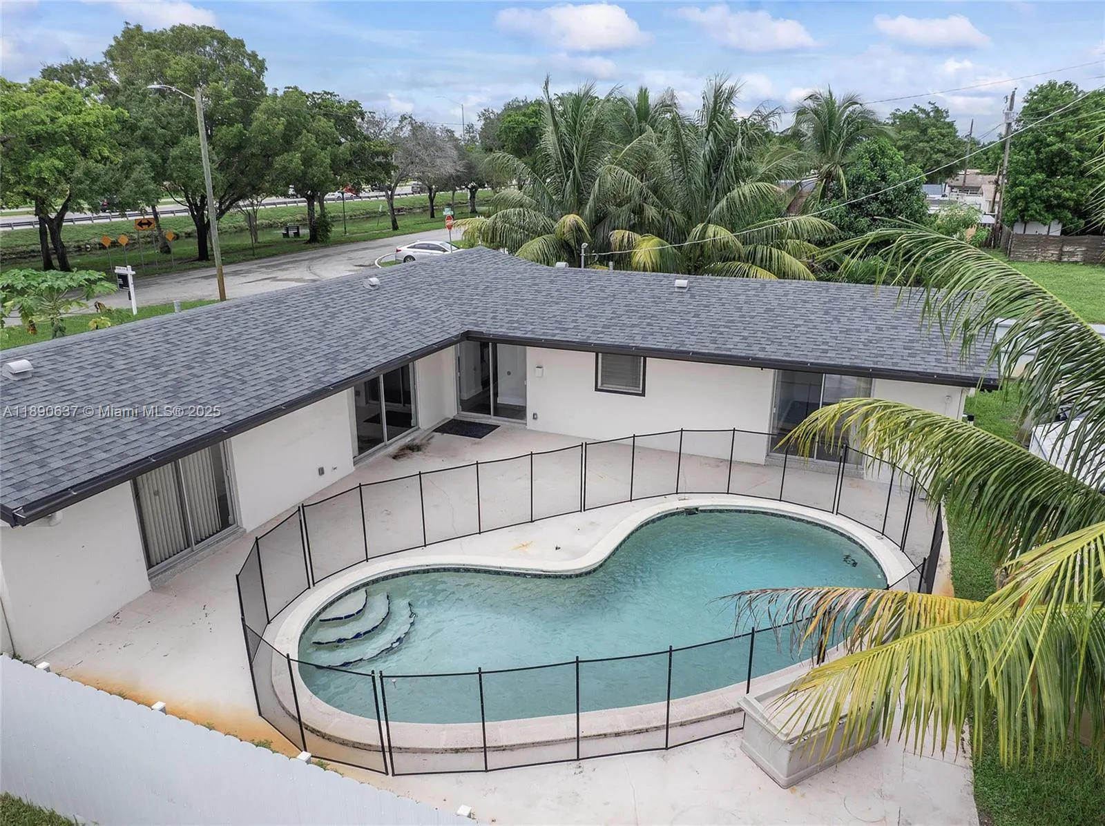 2261 Utopia Dr