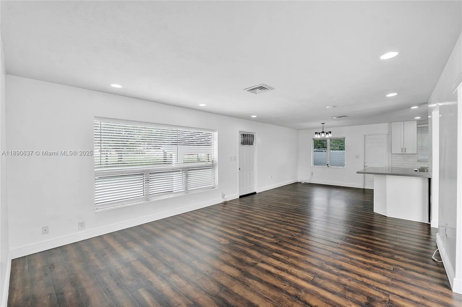 2261 Utopia Dr