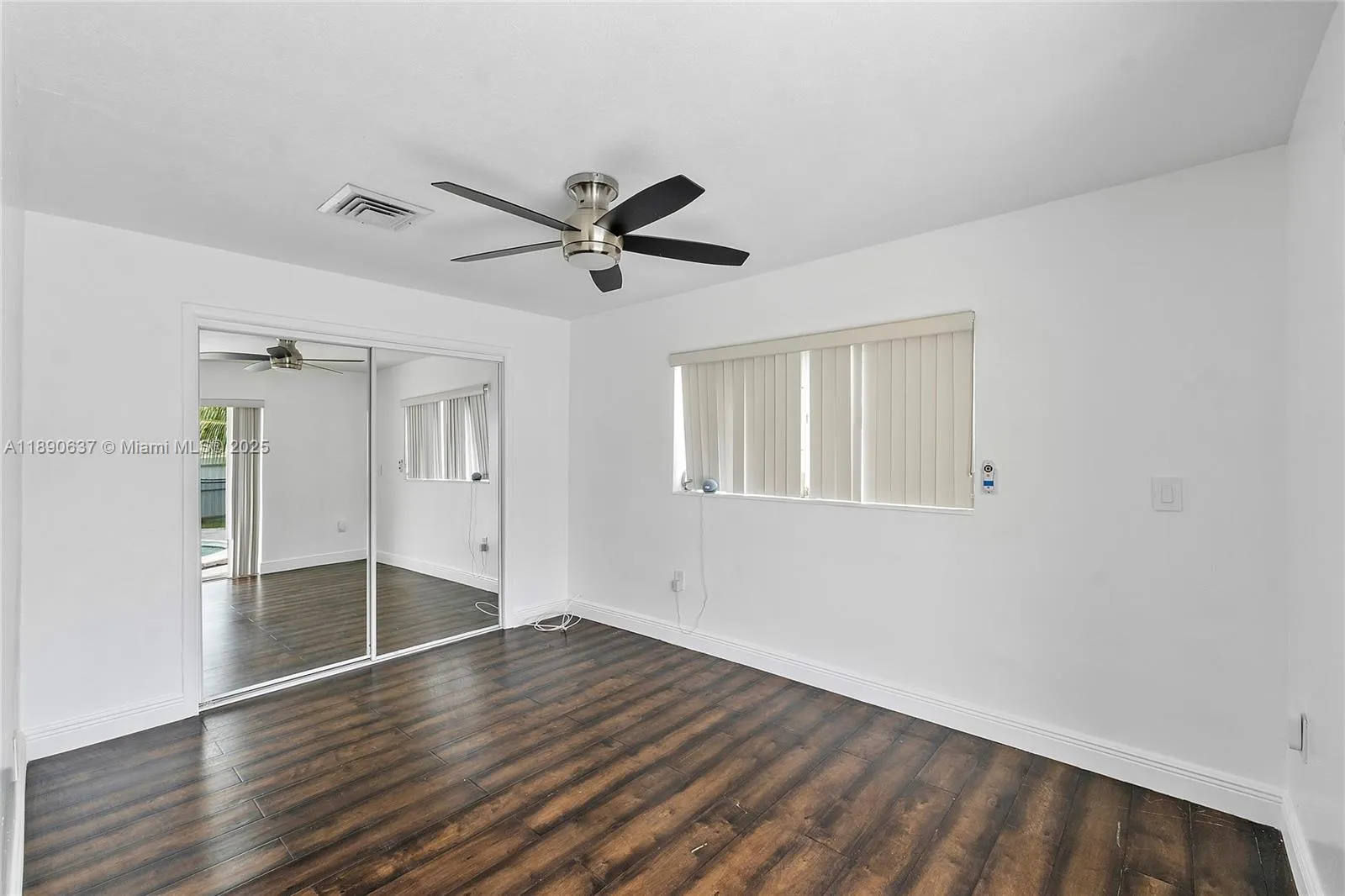 2261 Utopia Dr