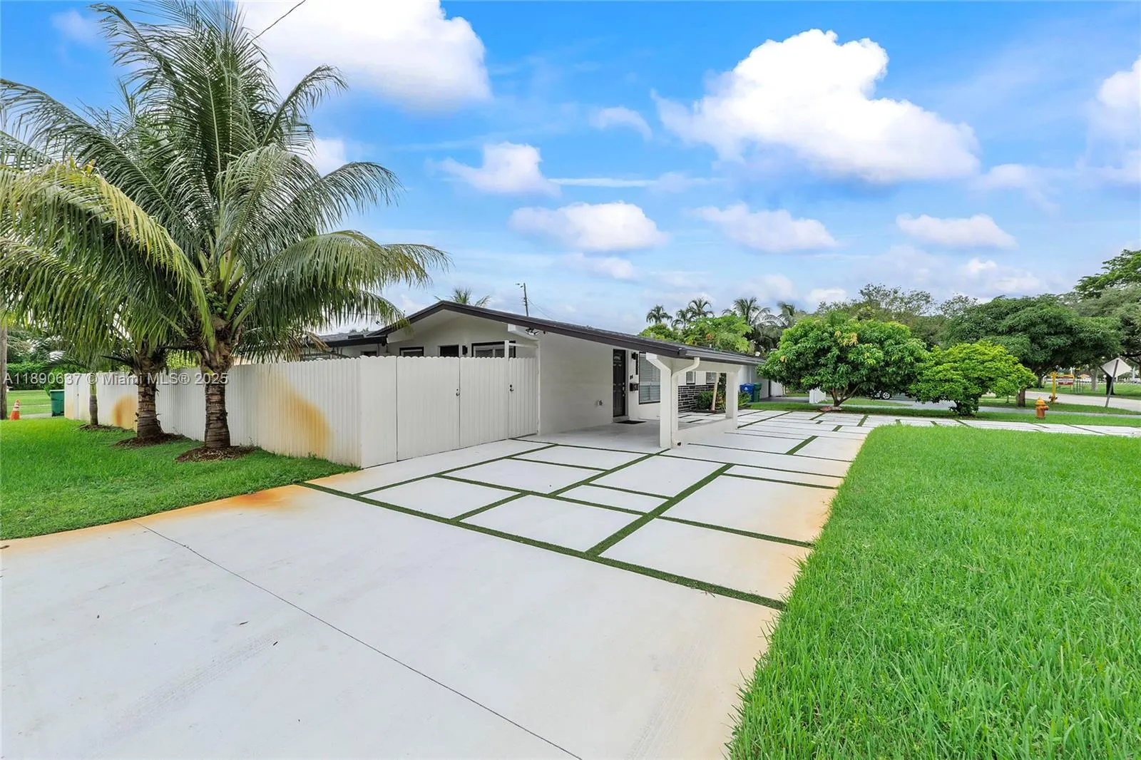 2261 Utopia Dr
