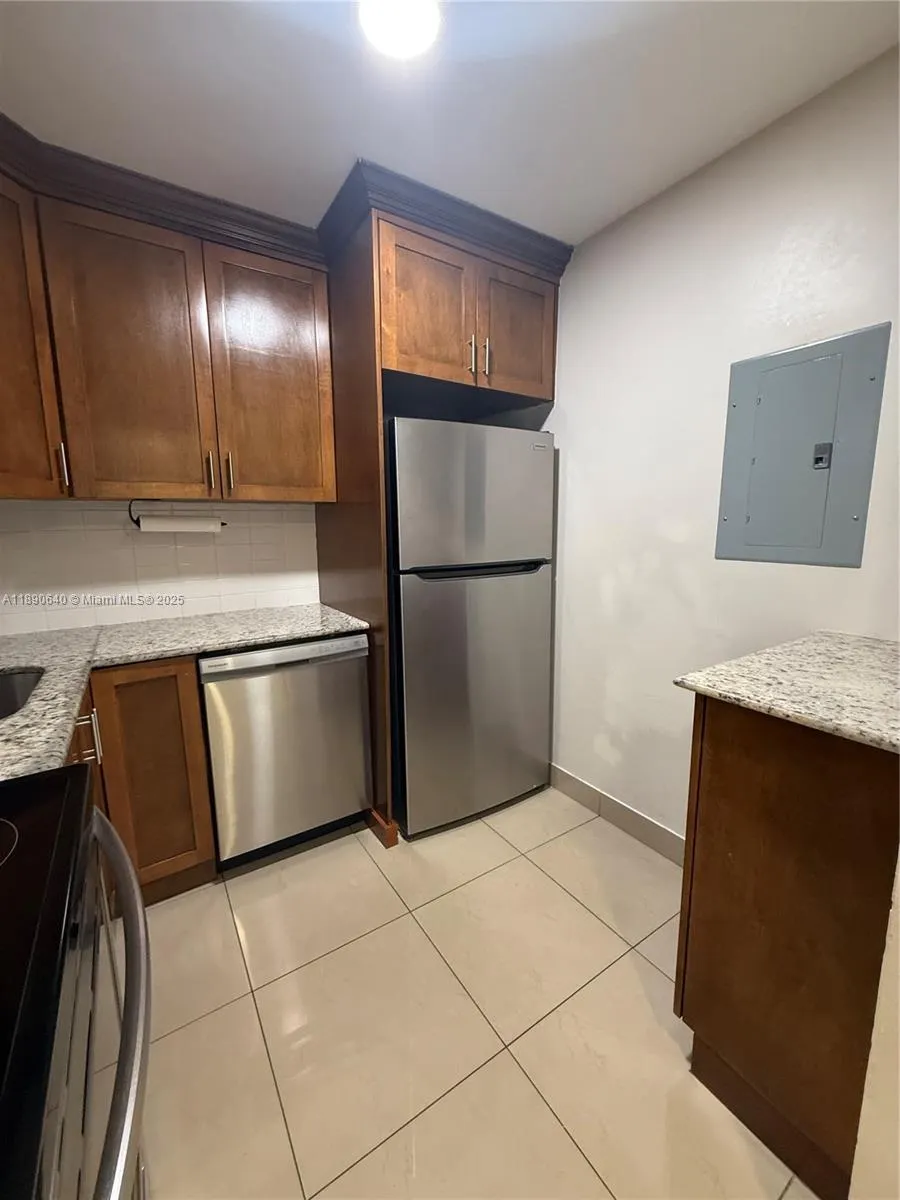100 SE 5th Ave, #1-6