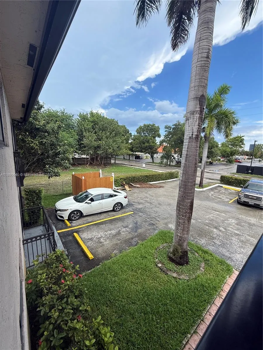 100 SE 5th Ave, #1-6