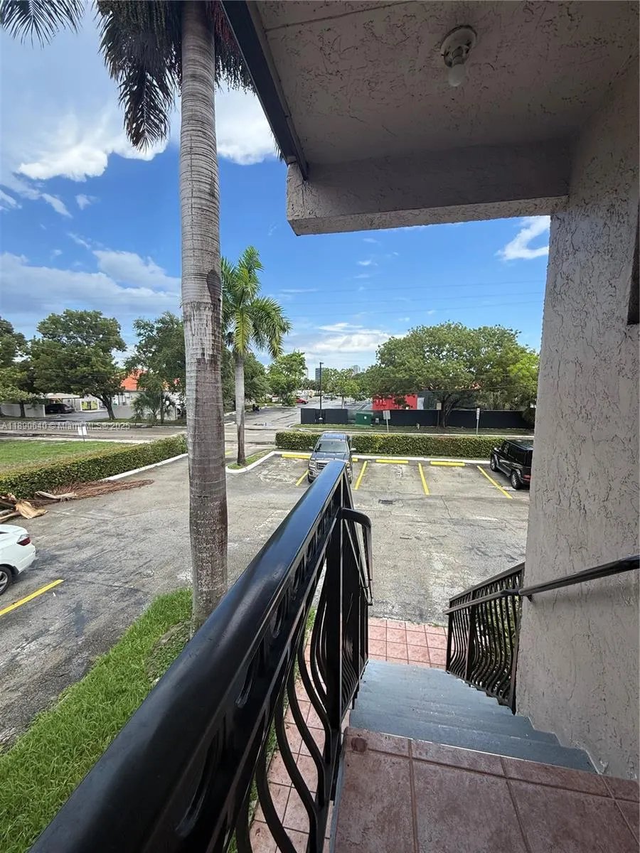 100 SE 5th Ave, #1-6