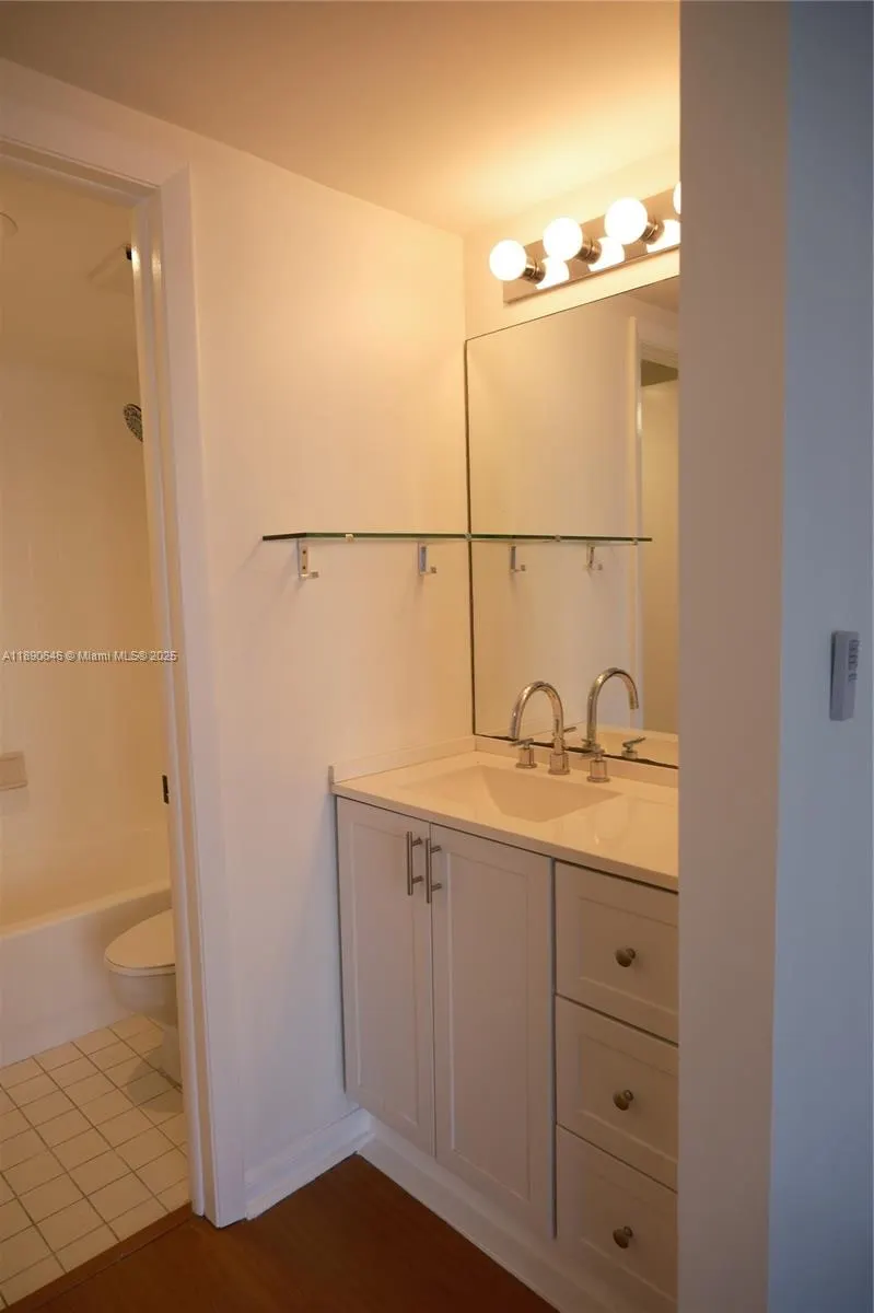 2756 Day Ave, #403