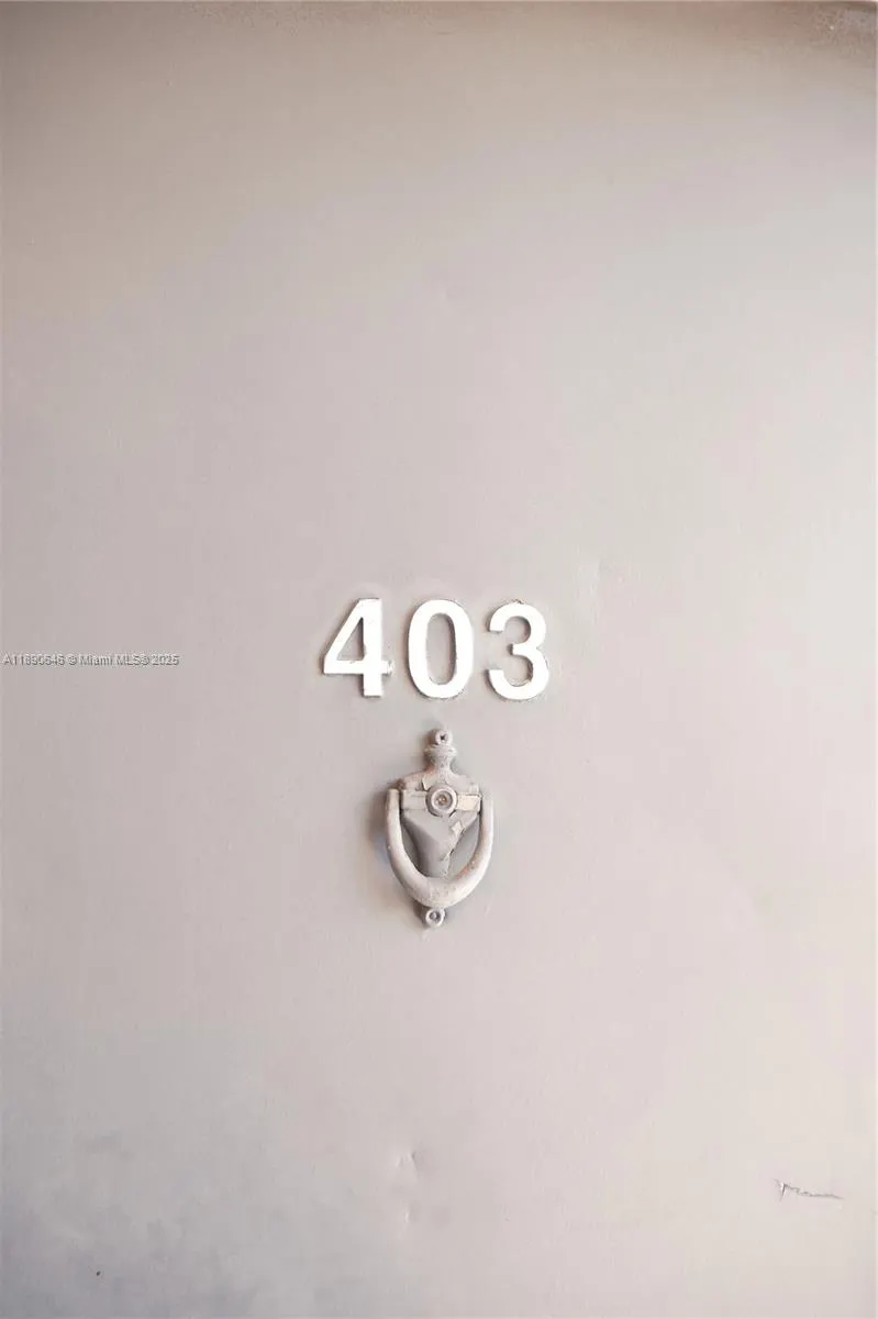 2756 Day Ave, #403